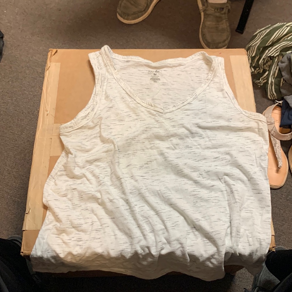 White/gray tank